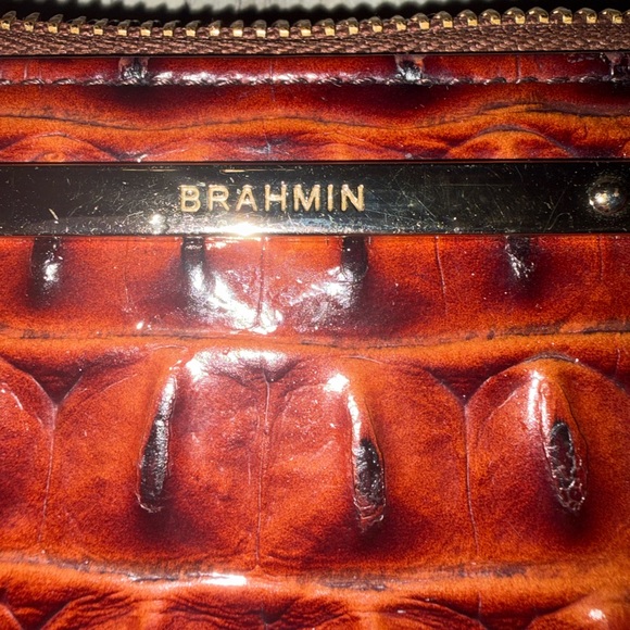 BRAHMIN Crocodile-Embossed pecan wallet excellent used condition - Picture 2 of 4